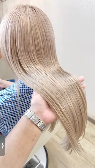 ロング 伊藤 一樹のヘアスタイル