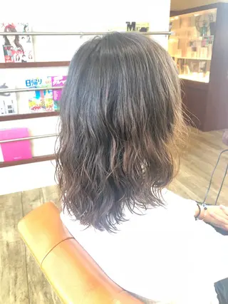 セミロング パーマ 川本 あゆのヘアスタイル