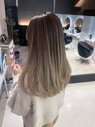 ロング カラー KANA🎀韓国 🇰🇷ハイライトのヘアスタイル