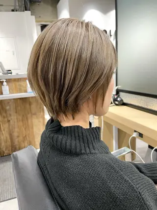 ショート カラー ヘアアレンジ 白髪ぼかしハイライト バレイヤージュヤマトのヘアスタイル