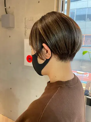 ショート カラー しのはら まどかのヘアスタイル