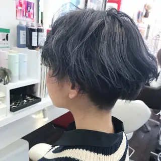ショート カラー 岩谷/ブリーチ 🪽透明感カラーのヘアスタイル