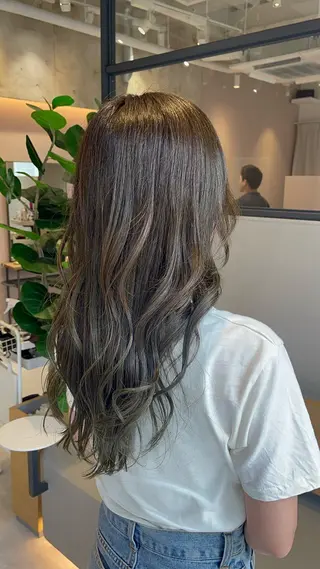 ロング カラー 城間 晴人のヘアスタイル