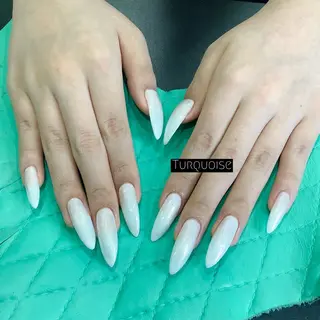 ネイル 個性派ネイルサロン 💅🏼ターコイズのネイルデザイン