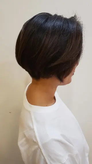 ショート 齋藤 愛美のヘアスタイル
