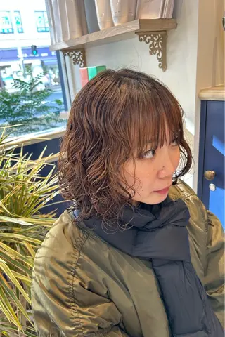 ショート パーマ 鈴村 大介のヘアスタイル