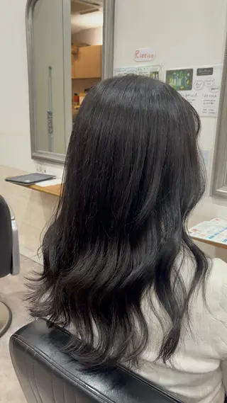 セミロング カラー 艶髪🥣透明感カラー 🫧前田奈津実のヘアスタイル