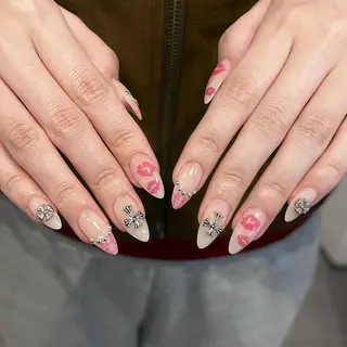 ネイル AIKO🐈‍⬛⭐︎ 大阪/y2k/個性派のネイルデザイン