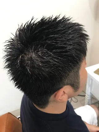 メンズ 岡本 智次のヘアスタイル