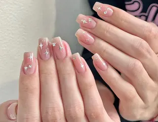 ミディアム nina beautyのネイルデザイン