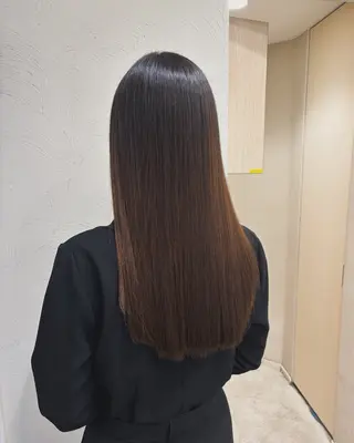 ロング 髪質改善/酸性ストレ ート/ブリーチ縮毛のヘアスタイル