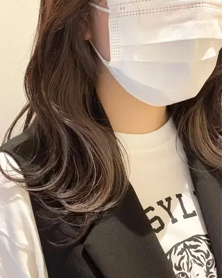 セミロング カラー レイヤーカット/ ハイライト　千咲季のヘアスタイル
