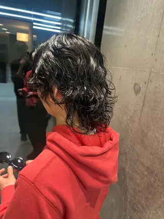 パーマ メンズ 吉沢遣人/レイヤー 艶カラー/抜け感のヘアスタイル