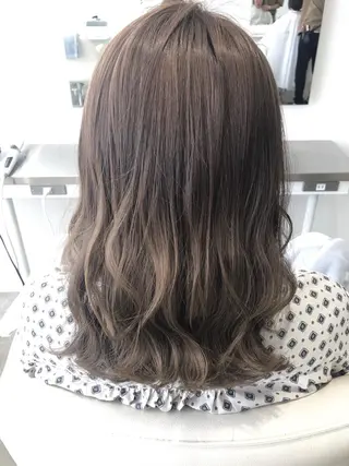 ミディアム カラー 宮崎 睦のヘアスタイル