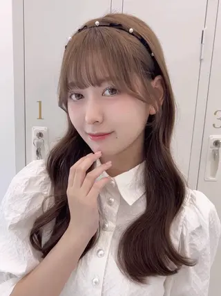 セミロング カラー 盛れる顔周り🤍渋谷 Risa🎀のヘアスタイル