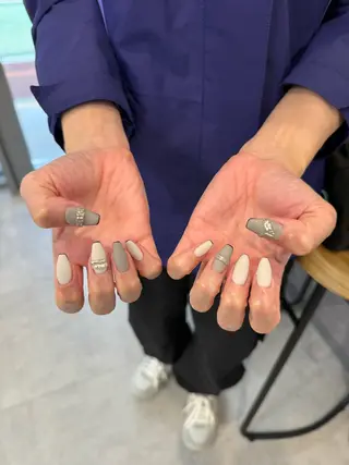 ネイル はばすみれ🎀ﾈｲﾙ 光ﾌｪｲｼｬﾙ ﾍｱのネイルデザイン