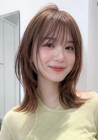 ロング カラー 韓国風レイヤーカラー ライムのヘアスタイル