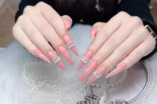 ロング タナカ ヒナのネイルデザイン