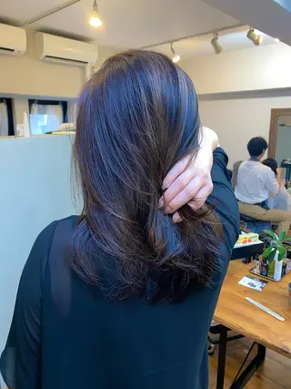 セミロング MAAT所属 AKANEのヘアスタイル