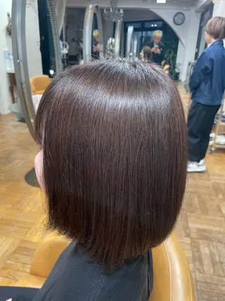 セミロング 韓国風レイヤーカラー ライムのヘアスタイル