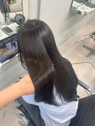 ロング カラー IO イオリのヘアスタイル