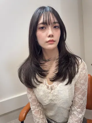 セミロング 💛🤍U too e’s /店長🧸のヘアスタイル