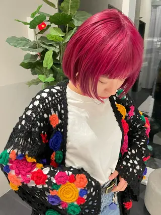 ショート カラー ブリーチ😼 ボブ✍️レイヤーのヘアスタイル