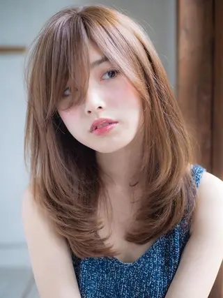 ミディアム 代表 吉澤弘哲のヘアスタイル