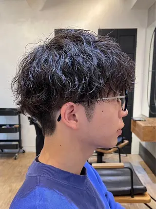 ショート ⚡メンズパーマフ ェードカットTomyのヘアスタイル