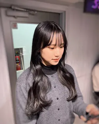 ロング カラー NANAMI🩵 大人可愛い韓国ヘアのヘアスタイル