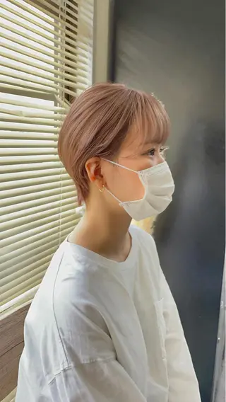 ショート カラー パーマ ヘアアレンジ メンズ キッズ ネイル マツエク・マツパ アイブロウ 切りっぱなしヘアボブ ミディアムヘアRYOのヘアスタイル