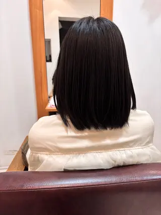 ミディアム 吉井 愛のヘアスタイル