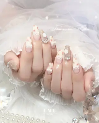 ネイル 𝐒𝐚𝐥𝐨𝐧 𝐄𝐦𝐞のネイルデザイン