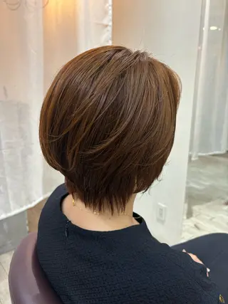 ショート カラー 中村 よしひでのヘアスタイル