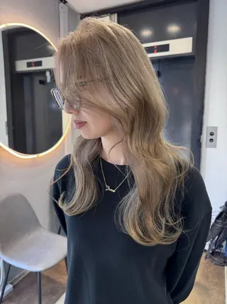 ミディアム カラー dao/ミルクティー /ブラウン/ブロンドのヘアスタイル