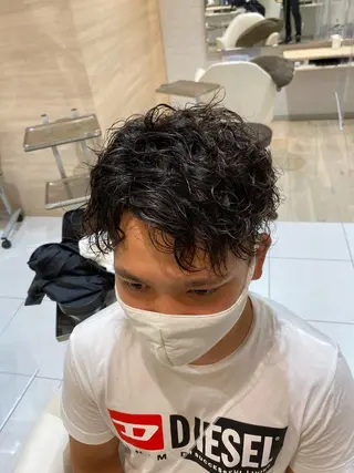 ショート パーマ メンズ 塩谷黎✨イルミナ カラーメンズパーマ✨のヘアスタイル