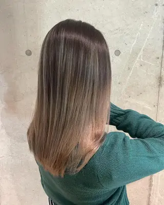 カラー 坂野 結子のヘアスタイル