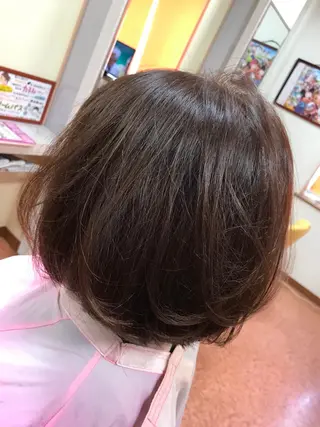 ミディアム カラー yui .のヘアスタイル