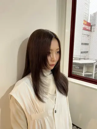 ロング カラー 山本なつみ/透明感 /レイヤー/ブリーチのヘアスタイル