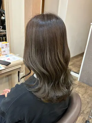 ミディアム 杉田 花乃のヘアスタイル