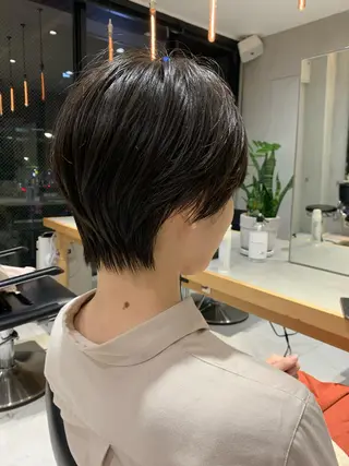 ショート 柔らか透け感カラー 🌿ムロヤリョウスケのヘアスタイル
