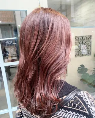 セミロング やざき ちかのヘアスタイル