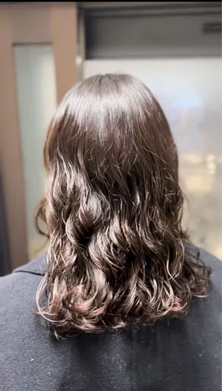 ミディアム パーマ IT by ALBUM 中野店【アイティーバイアルバム 】所属・ブリーチモデル✂︎ カラー特化✨ひかり/のヘアスタイル