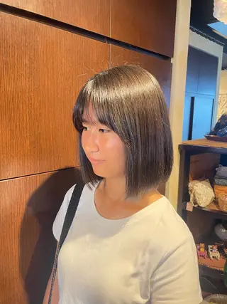 ショート 似合わせレイヤー/透 明感カラー/momiのヘアスタイル