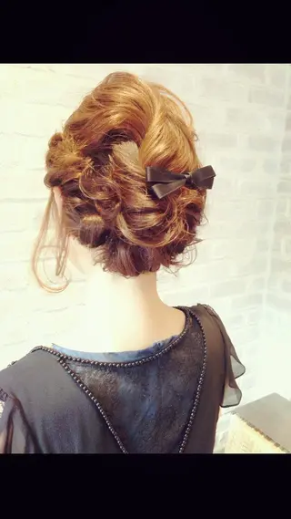 ミディアム セミロング カラー ヘアアレンジ rico_by ヘアとアイブロウの眉毛・アイブロウイメージ