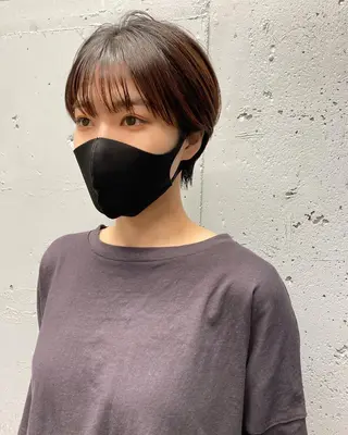 ショート 顔まわりレイヤー デザインカットのヘアスタイル