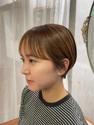 ショート 柔らかレイヤー× 透け感カラー/SUのヘアスタイル