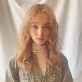 ロング カラー 個性派/ハイトーン ✨✨　稲吉菜々美のヘアスタイル
