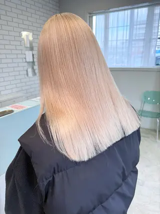 セミロング みなみ/ブリーチ/ ダイアモンドリリーのヘアスタイル