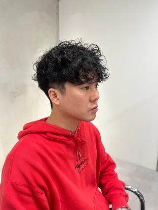 ショート パーマ メンズ ⚡メンズパーマフ ェードカットTomyのヘアスタイル